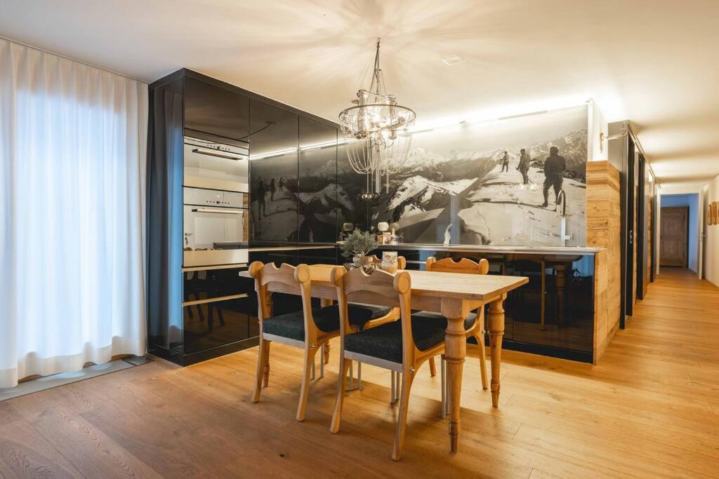 Stylish Home With Matterhorn View In The Center 采尔马特 外观 照片