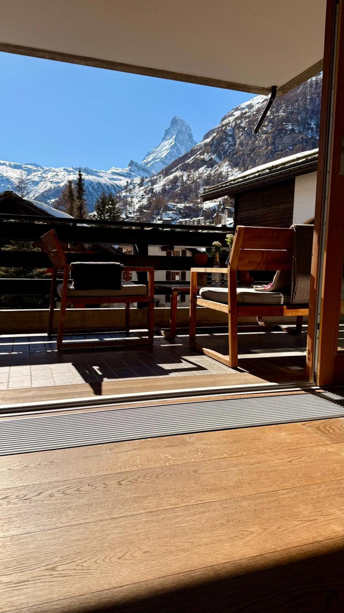 Stylish Home With Matterhorn View In The Center 采尔马特 外观 照片